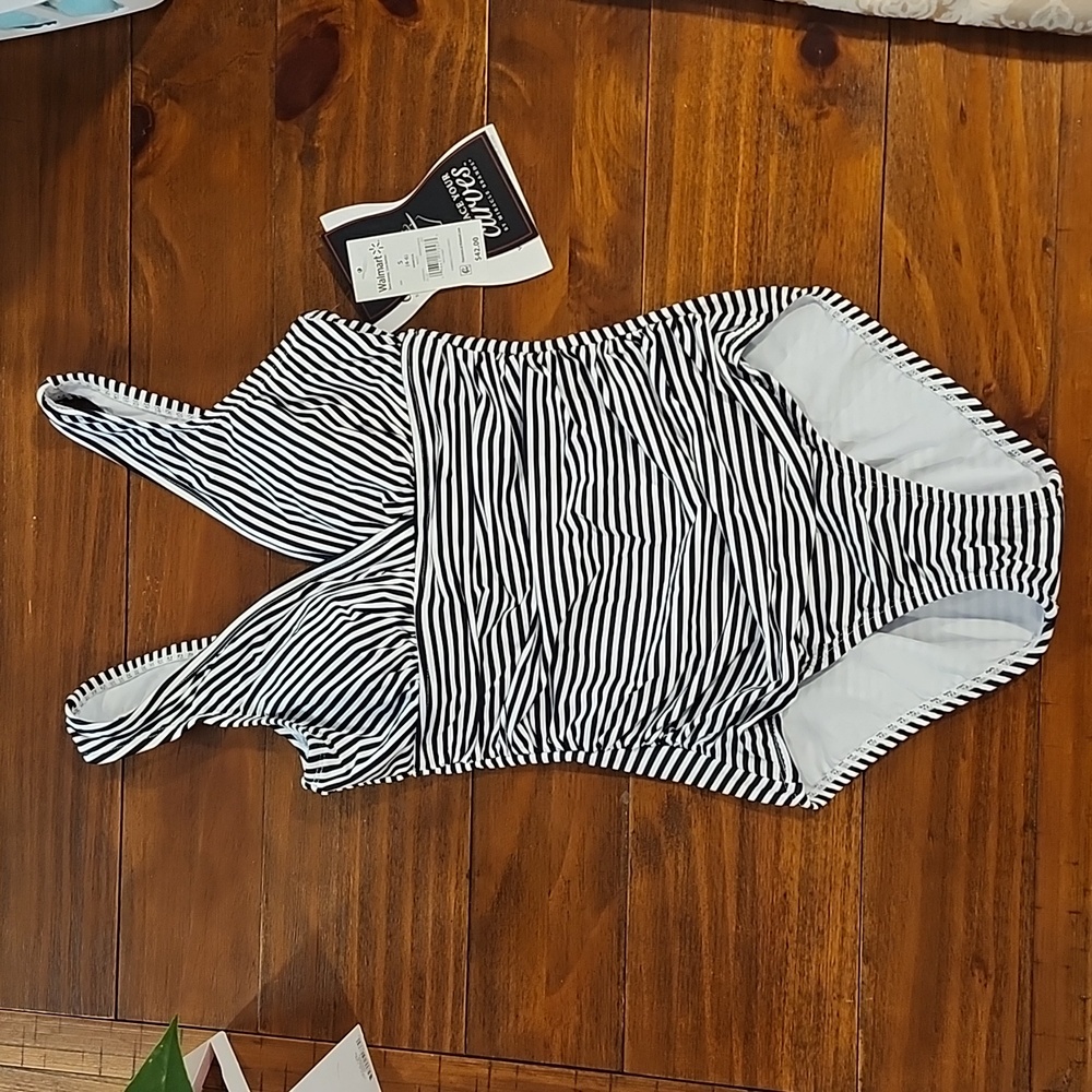 Brand new women's bathing suit
